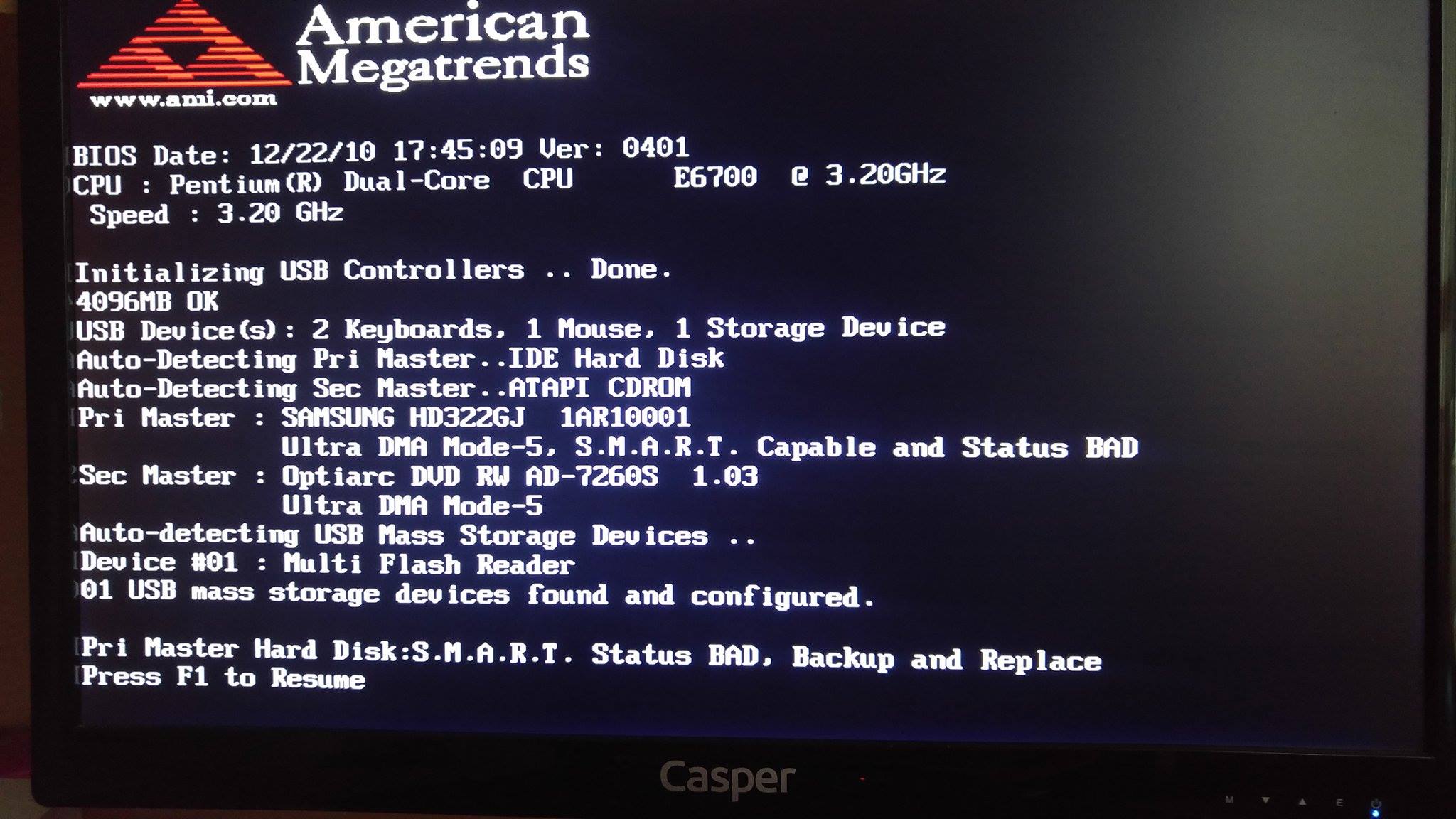 Экран загрузки биос. Биос флешка f8. Ноутбук American MEGATRENDS. Биос выбор загрузочного диска. Экран биос.