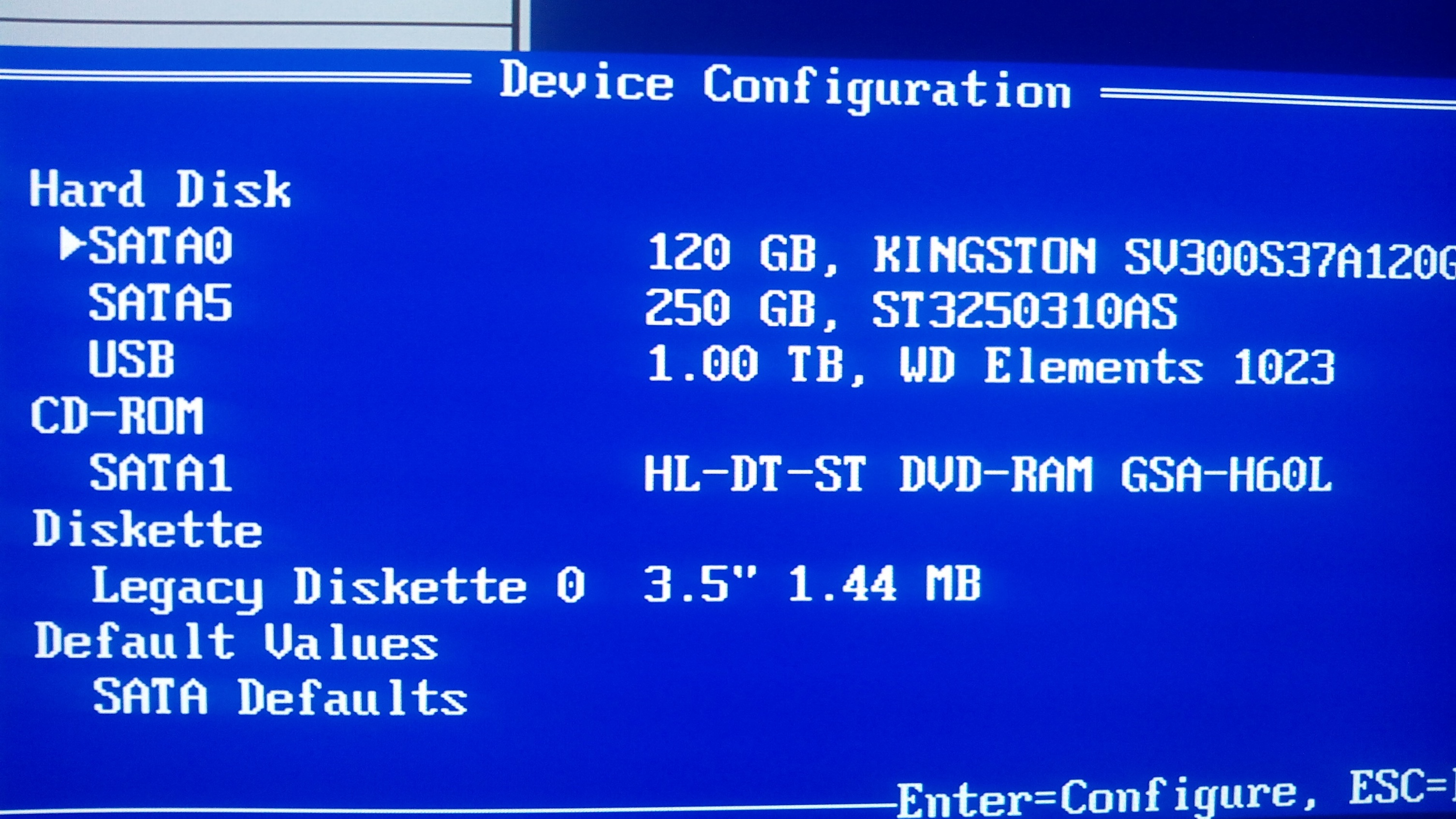 Что делать, если подключенный к компьютеру жесткий диск не отображается в управлении дисками | белые окошки